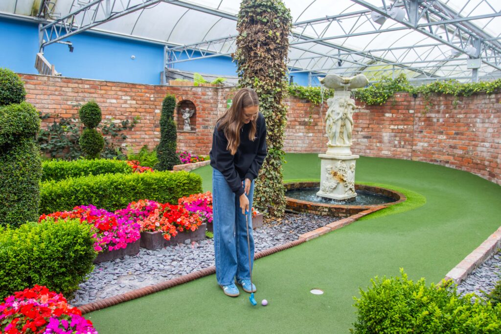 Family on Crazy Golf (40)